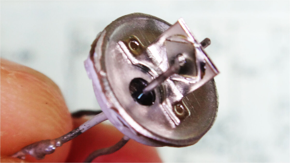Оказывается обыкновенные транзисторы могут заменить батарейки!