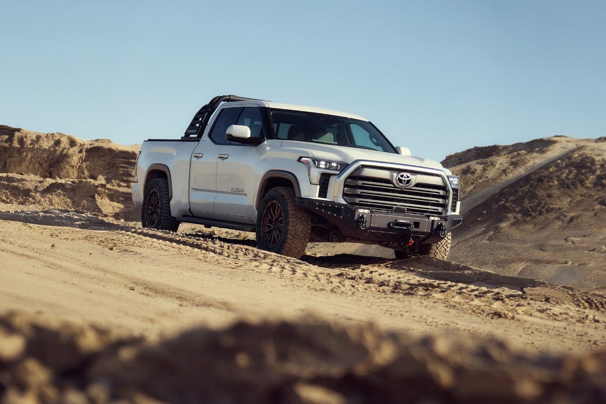Тойота Тундра в силовом обвесе
