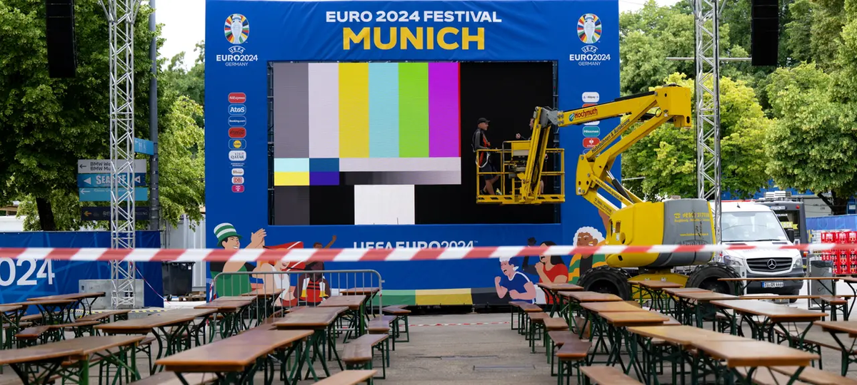 До какой степени немецкие работодатели разрешают сотрудникам отвлекаться на футбол во время, скажем, чемпионата Европы. Можно ли на работе смотреть предварительные отчеты и игры чемпионата Европы?