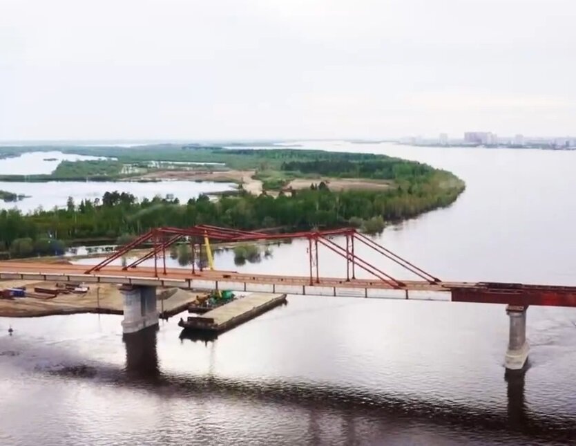    Мост через Обь в Сургуте украсят подсветкой и арт-объектами