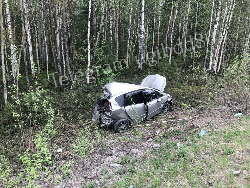    В Югре пьяный водитель кроссовера скинул с дороги легковушку