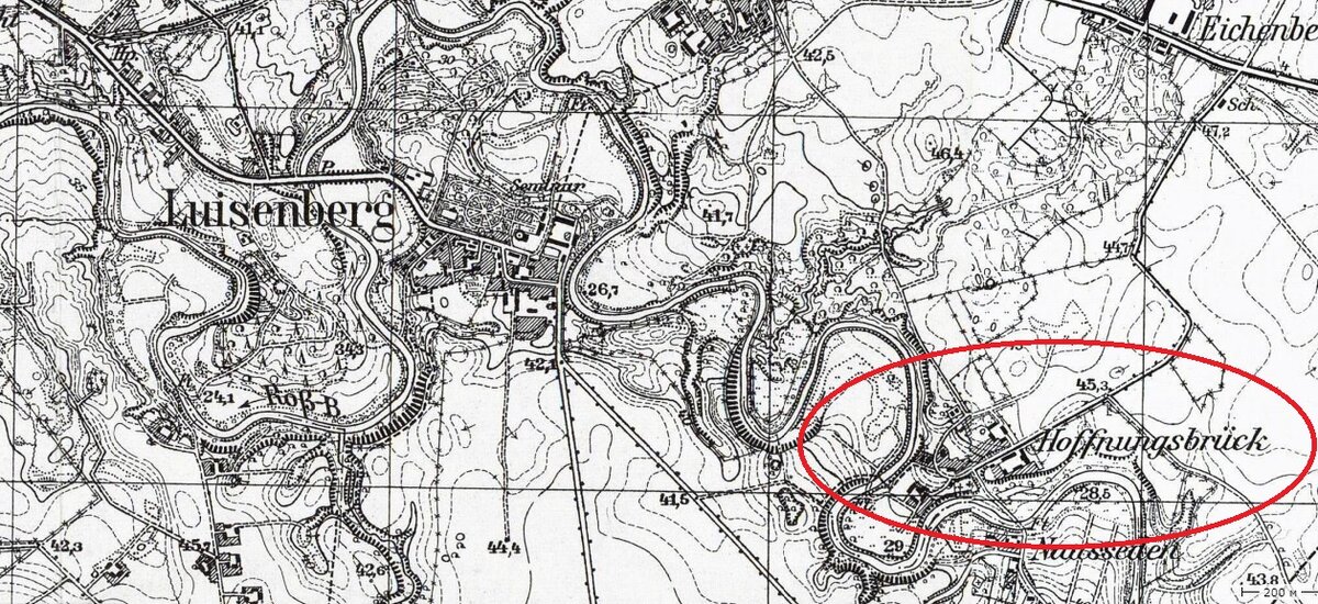 Каралине, (с 1938 года Луизенберг) и Повелишкен (с 1938 года Хоффнунгсбрюк). В центре-вверху дома Дваришкена (с 1938 года Эйхенберг).