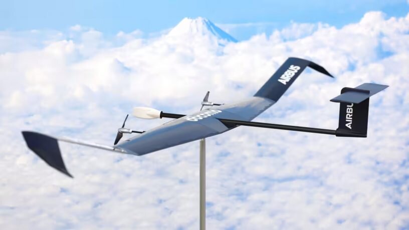 Летающая базовая станция мобильной связи DOCOMO - Airbus, которая сможет летать в стратосфере месяцами без посадки, питаясь от энергии солнца.