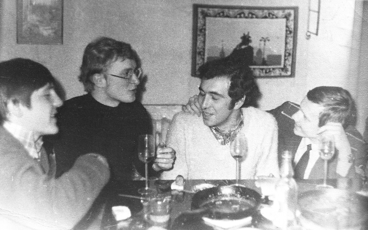 Справа налево - Семён Мельников (I Дан Шотокан), Константин Гедеванов (I Дан Шотокан), Михаил Степин, Сергей Кривошеев.