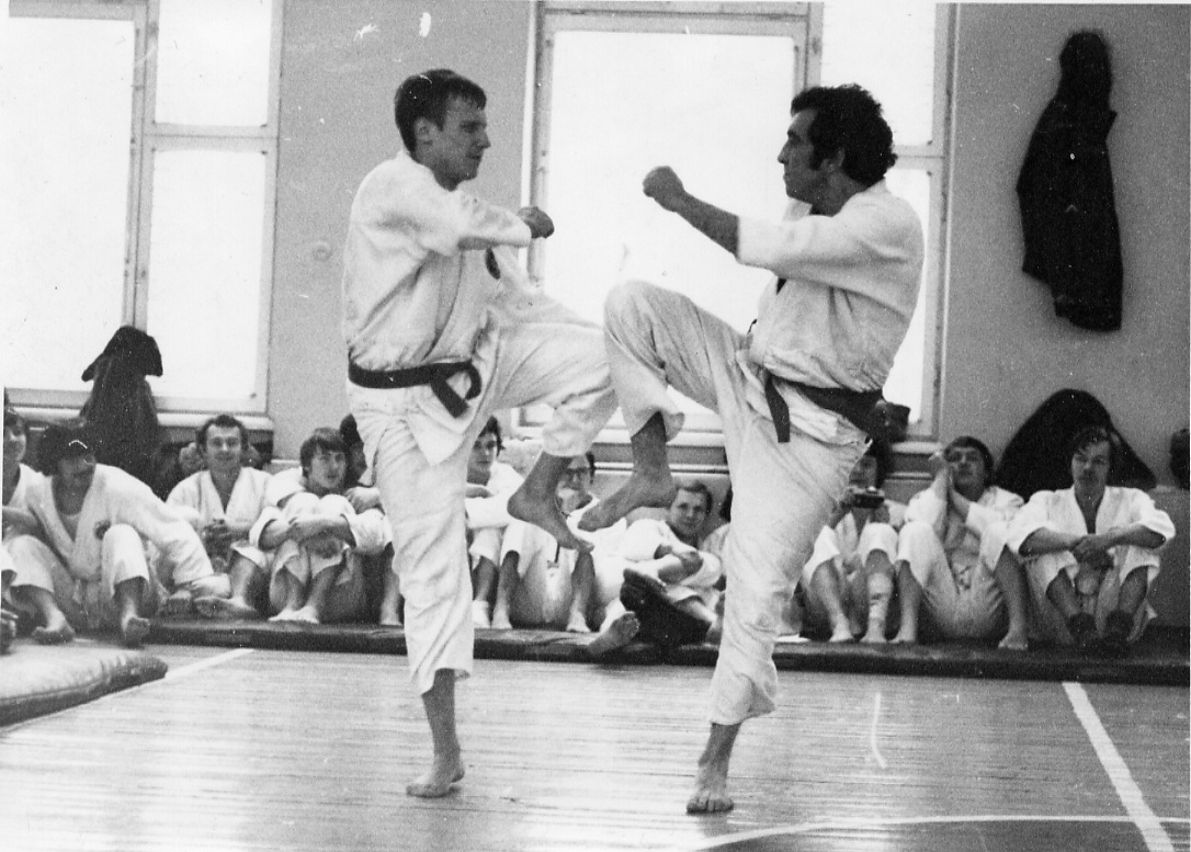 Слева Семён Мельников, справа Константин Гедеванов.