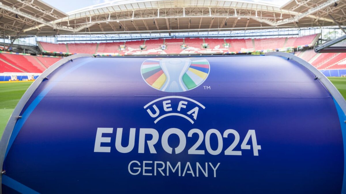 Чемпионат Европы по футболу 2024 года пройдет в Германии с 14 июня по 14 июля. В нем примут участие 24 команды. Olympics дает информацию о том, где смотреть трансляции матчей. Футбол. Евро – 2024.