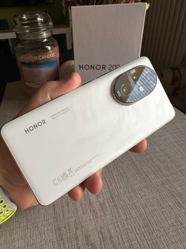 HONOR 200 Pro — это яркий пример того, как HONOR стремится развивать технологии в сфере смартфонов, особенно в области фото.