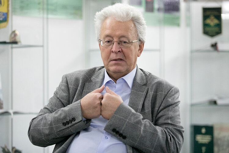    Валентин Катасонов