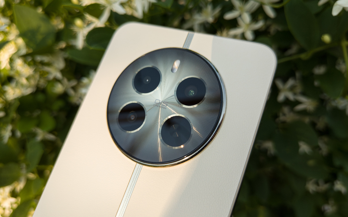 Блок основных камер realme 12+ 5G