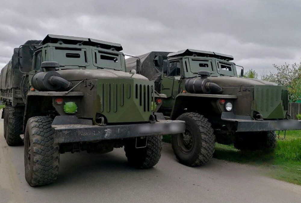 Волонтёры из Белгородской области поставили на поток производство элементов дополнительного бронирования кабин армейских грузовиков, РСЗО «Град», источник – Телеграм-канал Артиллерия