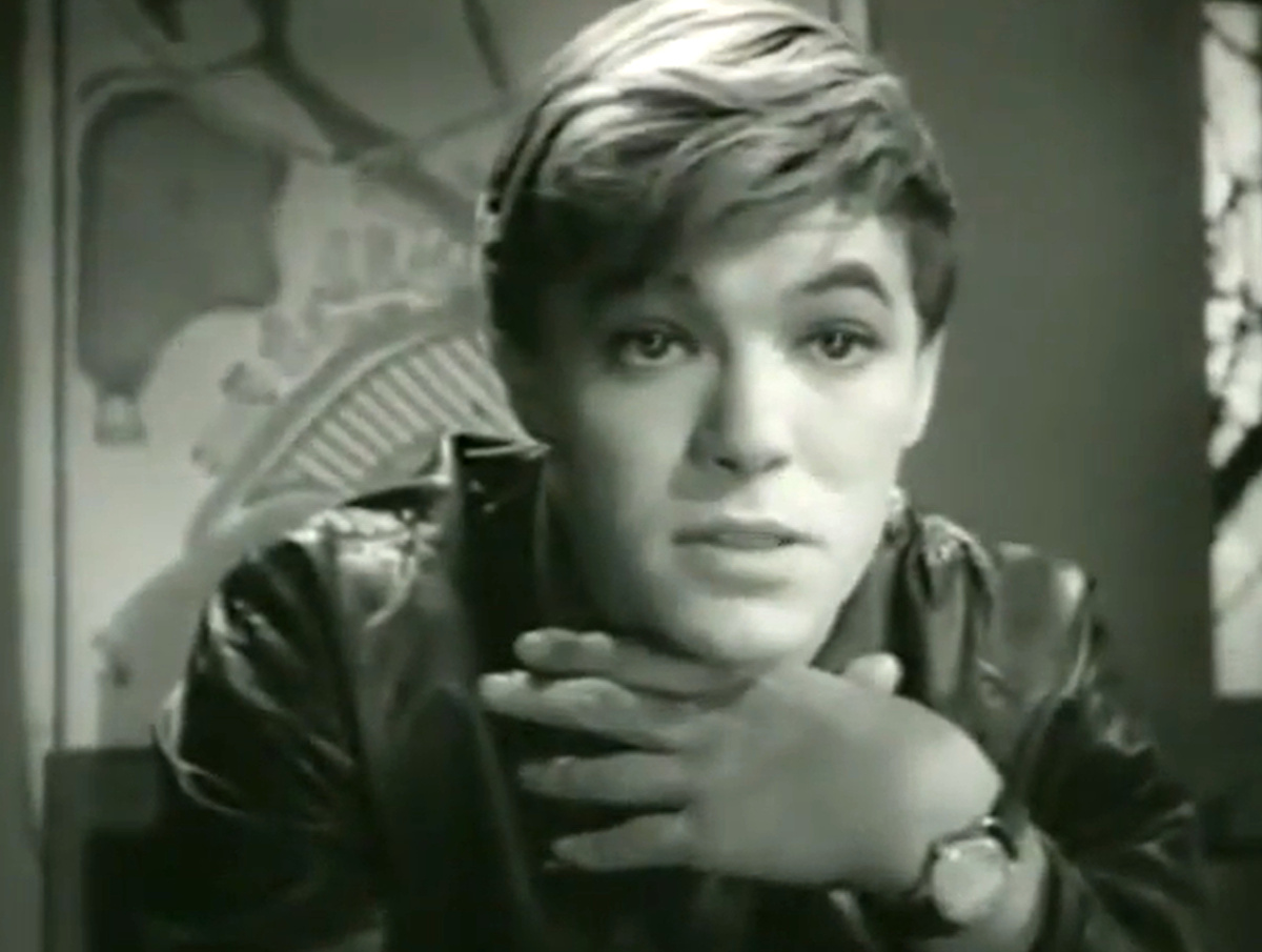 Кадр из кинофильма "Путешествие в апрель", 1962 г., режиссеры Вадим Дербенёв, Вячеслав Котёночкин, сценаристы Дмитрий Василиу, Леонид Рутицкий, Аурелиу Бусуйок, композитор Эдуард Лазарев (скриншот) 