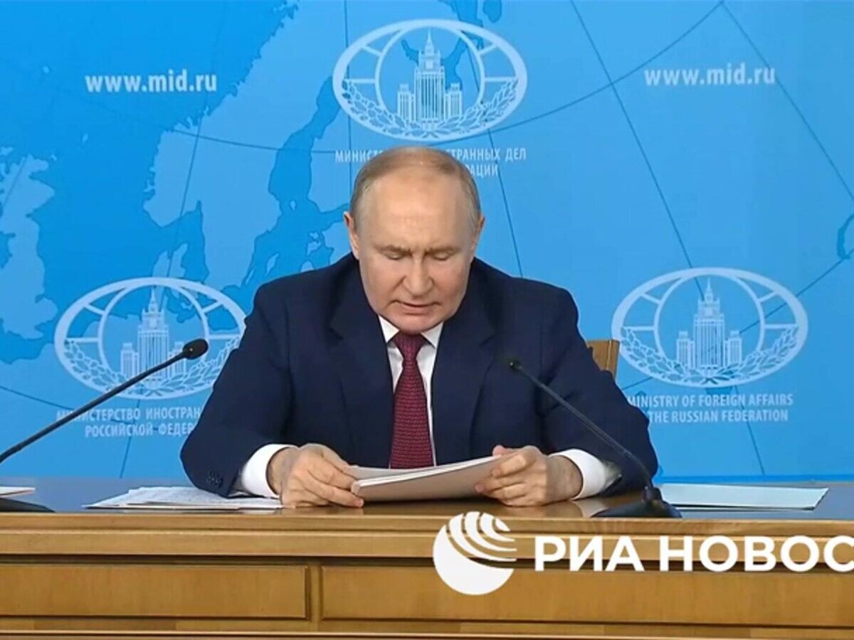   Путин: мир близко подошел к точке невозврата© РИА Новости