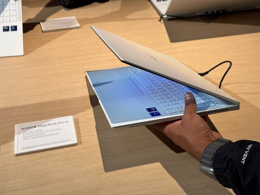 «Живые» фото Honor MagicBook Pro 16. Источник: Hi-Tech Mail.ru ​