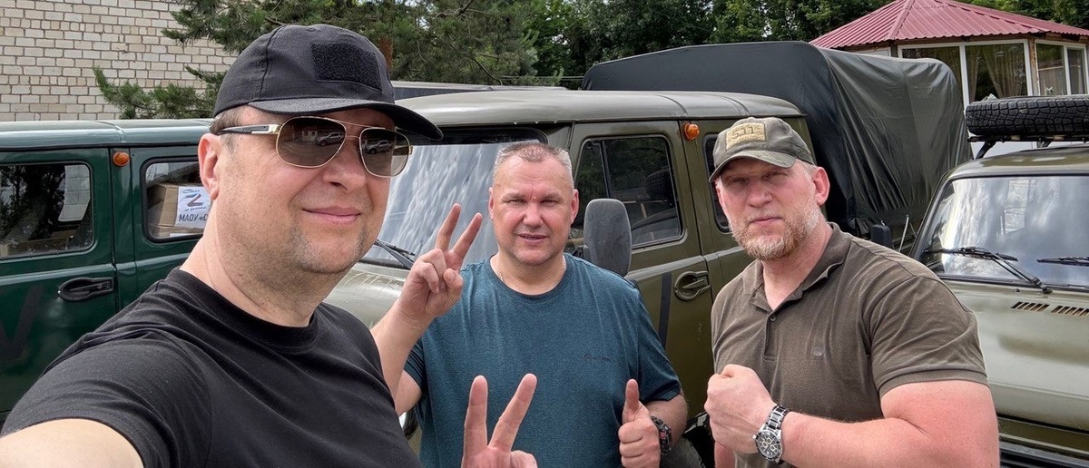    Депутат окружной Думы доставил гуманитарку, автомобили и вездеходы военным из Югры в зону СВО