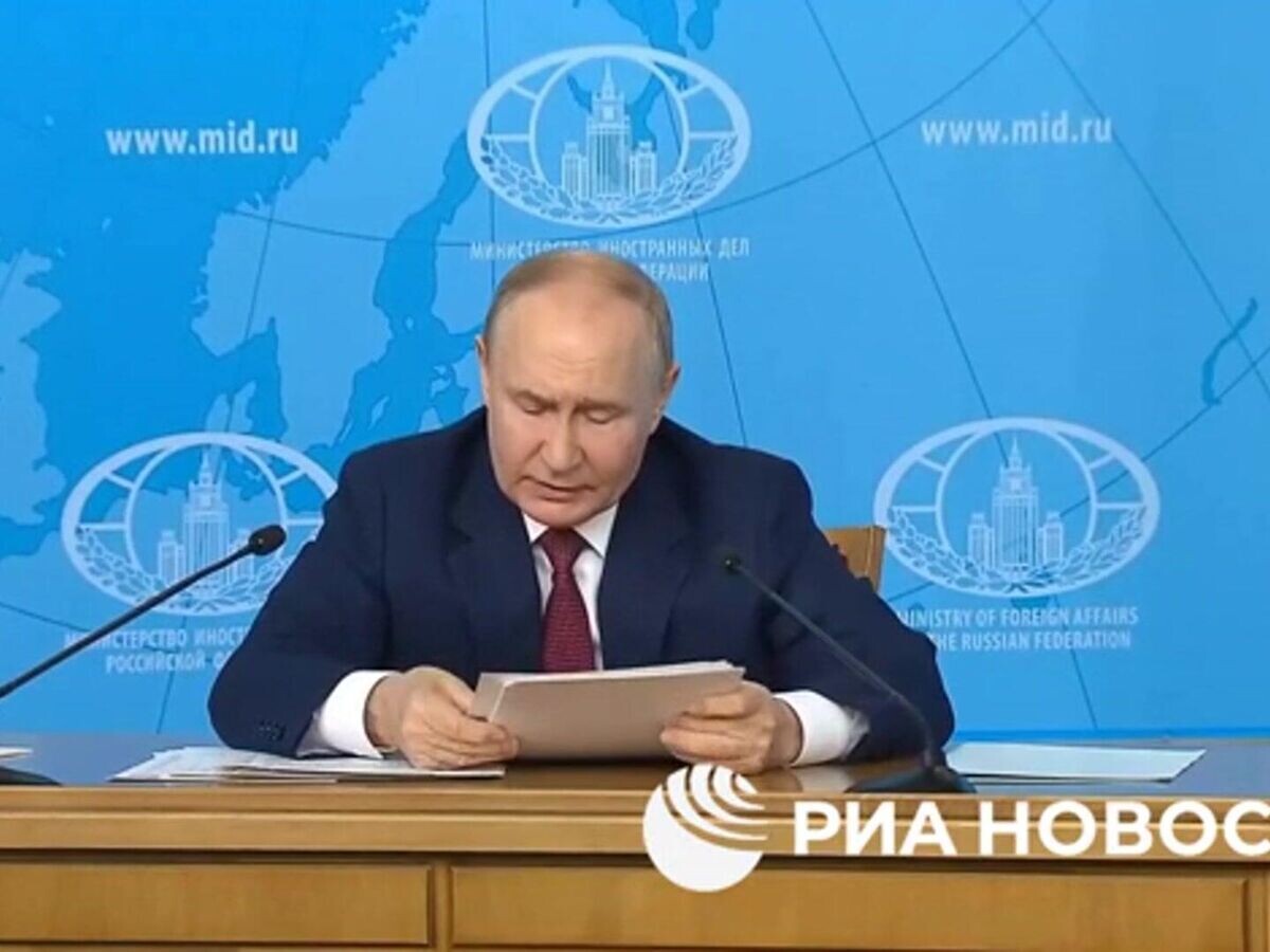    Путин про минские договоренности: "Просто надули нас, в очередной раз обманули"© РИА Новости