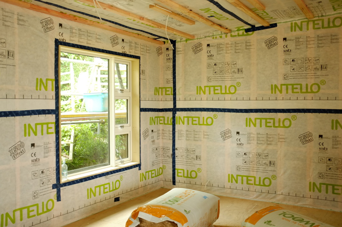 Пароизоляция стен и потолка