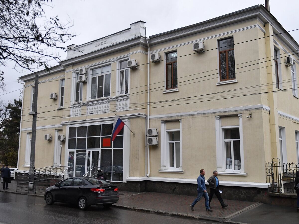    Здание Киевского районного суда Симферополя, где будет рассмотрен вопрос о мере пресечения для украинских моряков с трех кораблей ВМС Украины. 27 ноября 2018© РИА Новости / Алексей Мальгавко