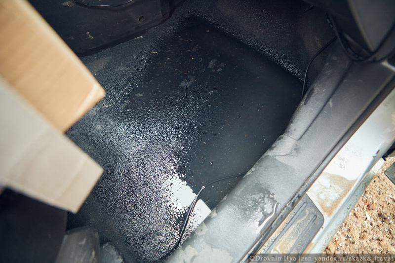 Салон был залит на 10 см