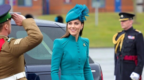 Первый парад Кэтрин, принцессы Уэльской в качестве полковника Ирландской гвардии. Источник фото: rbc.ru