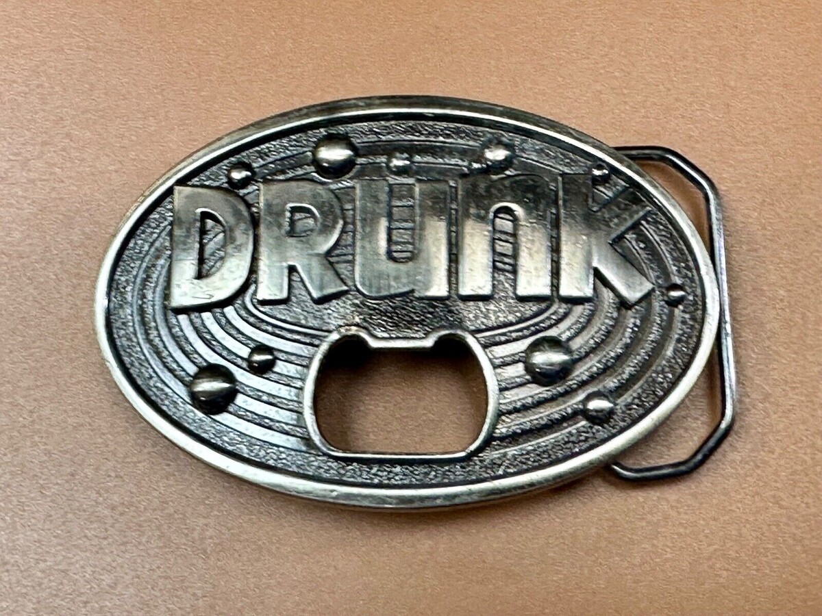 Пряжка-открывашка. Фото из свободного источника в Интернете