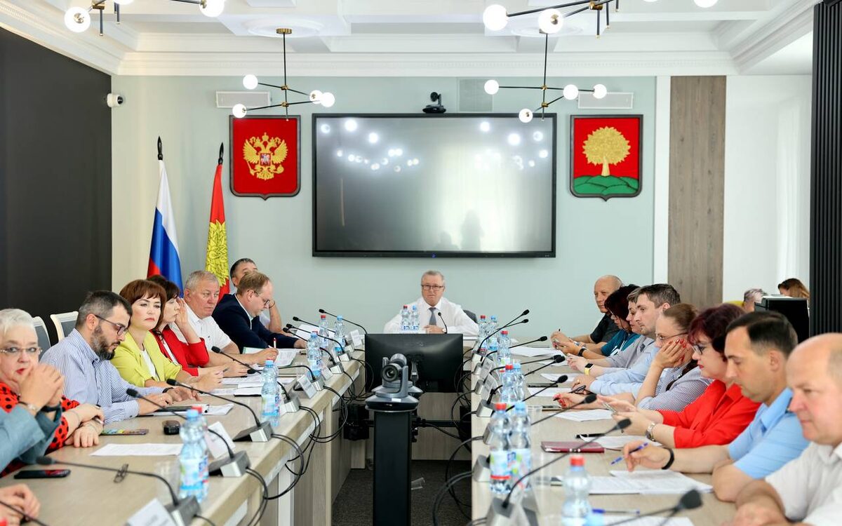 Изображение: областного Совета депутатов