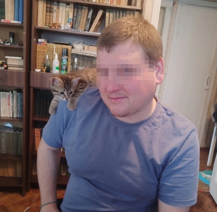 В соцсетях у мужчины милые фото. И не скажешь, что может поднять руку на женщину. Фото: соцсети