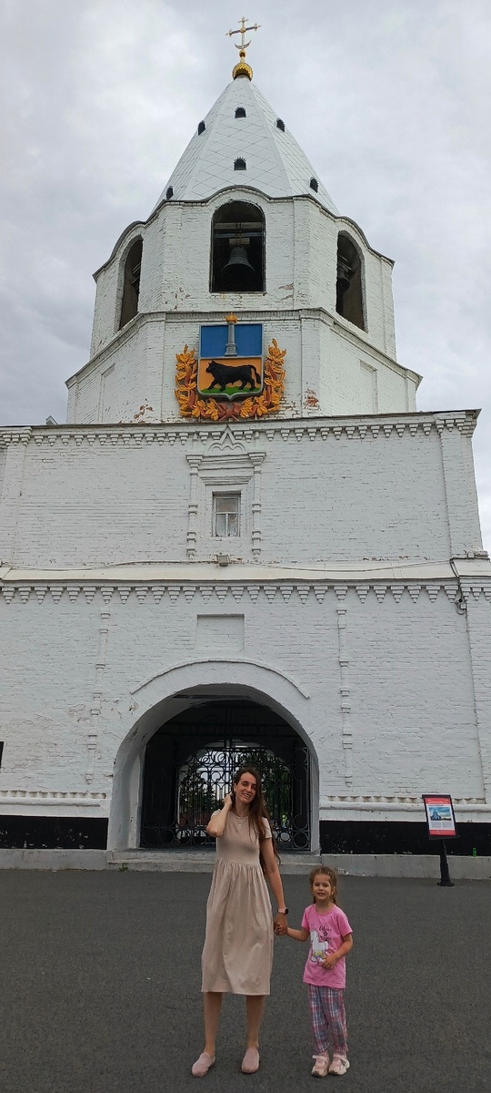 Кремль, уцелела одна башня