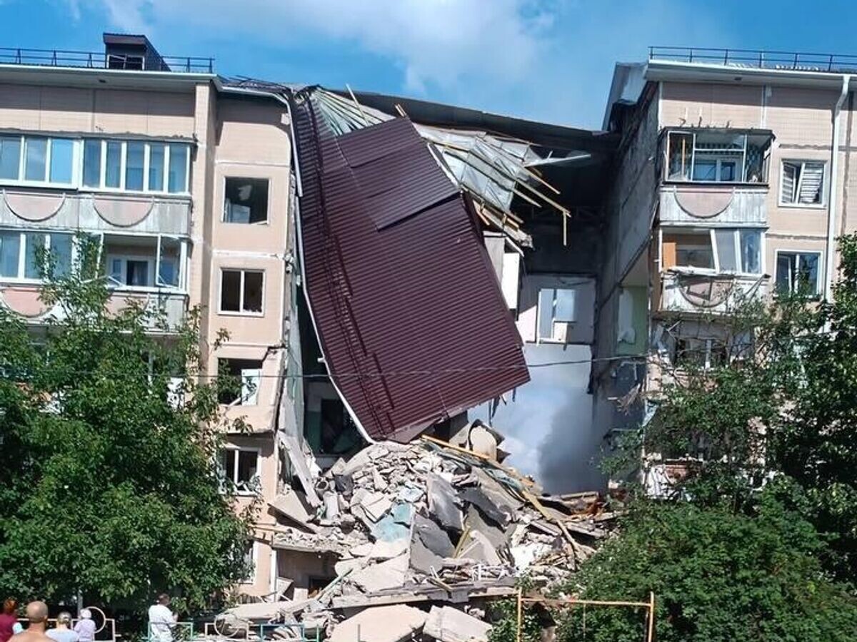    Место обрушения подъезда многоквартирного дома в Шебекино© Фото : соцсети