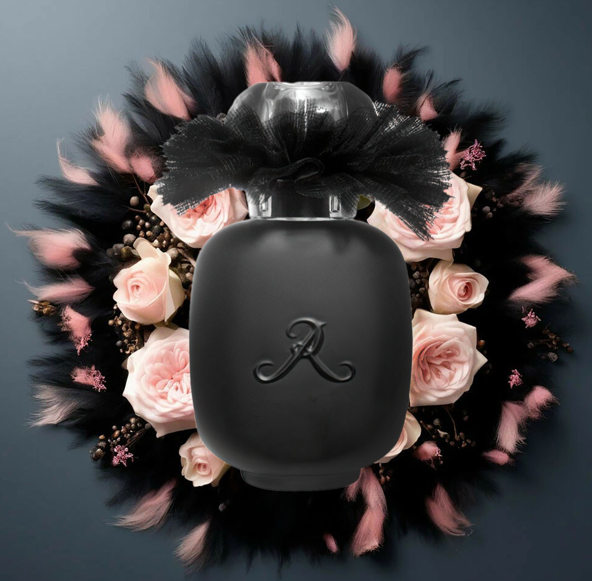 группа: древесные, цветочные, мускусные верхние ноты: роза, черный перец, фуксия, розовый перец
средние ноты: роза, лист фиалки
базовые ноты: уд, ваниль, кашмеран, пачули, серая амбра, сандал, кедр
выпущен в 2015 году
парфюмер: Delphine Lebeau