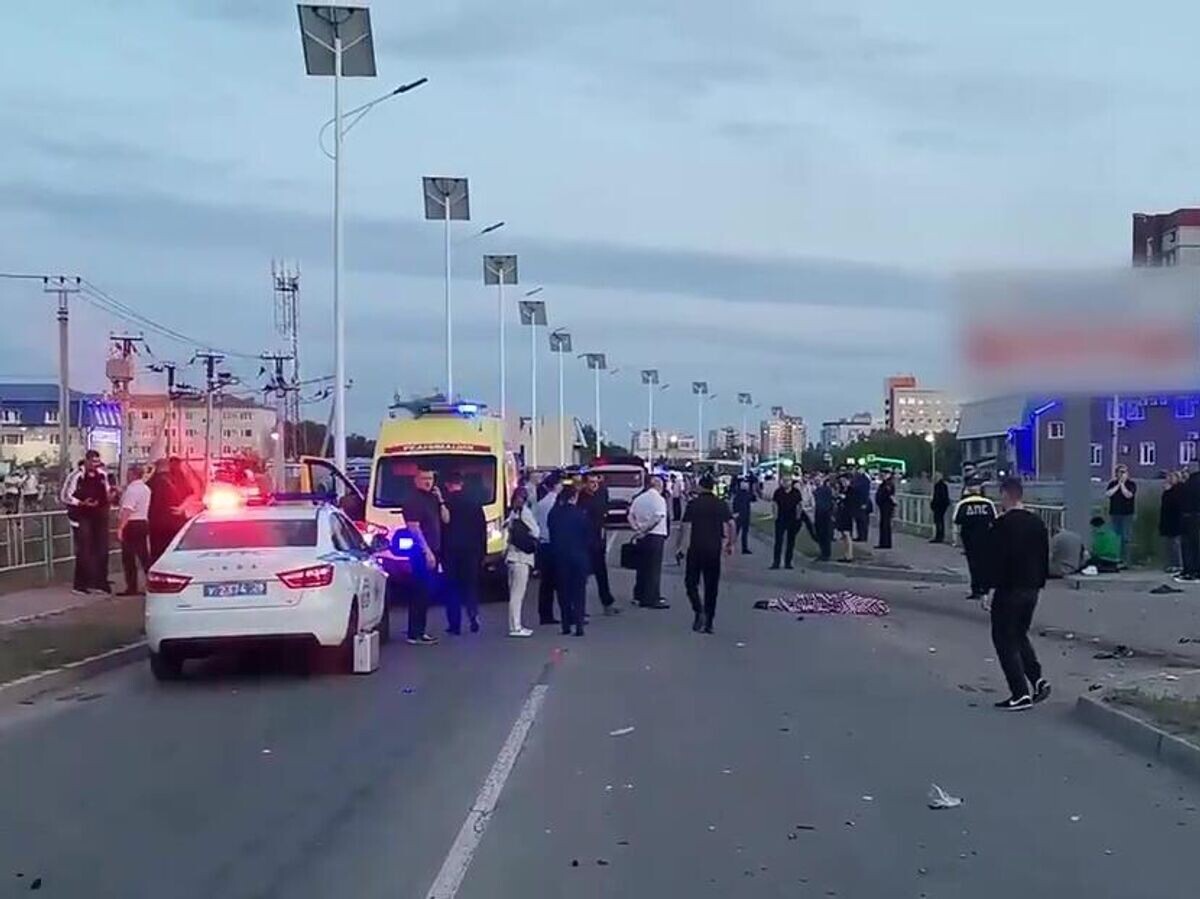    Место ДТП с участием минивэна в Благовещенске© РИА Новости / СК РФ