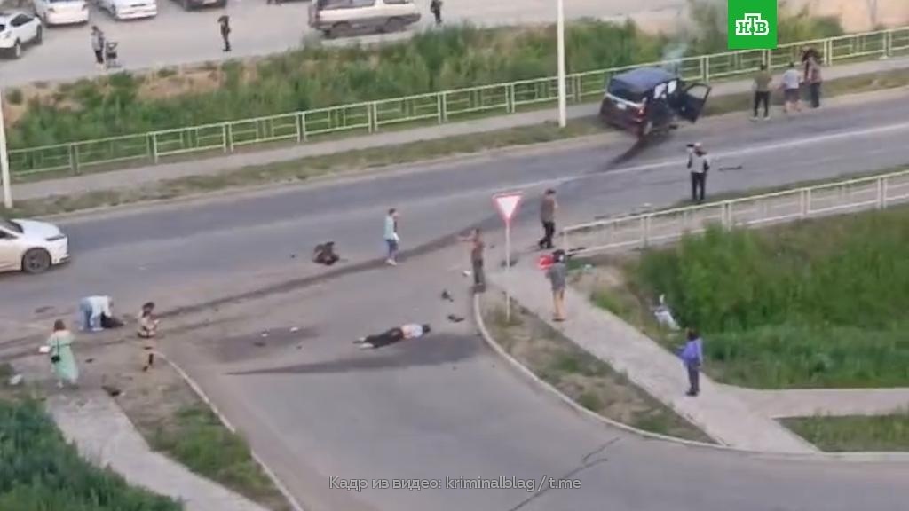    В Благовещенске автомобиль влетел в толпу пешеходов: много погибших