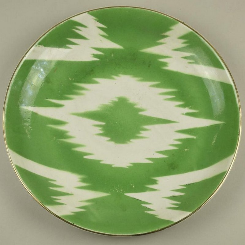 Блюдо. 1964. Ташкент. Диаметр 31,5 см. Государственный исторический музей / 10727 фф. Госкаталог: 20030133.