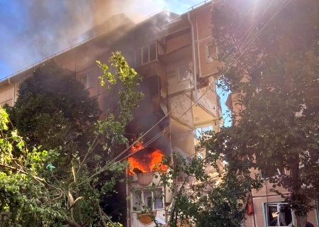    ВСУ ударили по жилому дому в Шебекино. Обрушился подъезд, под завалами люди