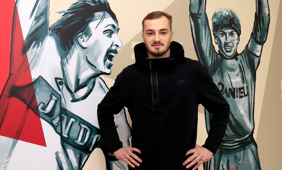    Илья Свинов пополнил состав красно-белых до конца весны 2025 года. Фото: ФК Спартак