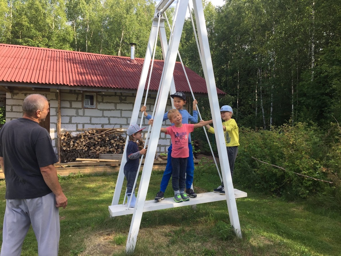 В саду можно бегать только по дорожкам, а где играть детям? | Был у меня  такой случай... | Дзен