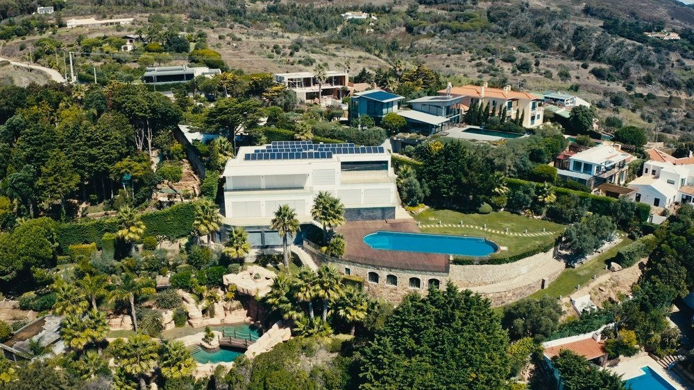 ����� � ������� ��������� � ���������. �����: https://pbs.twimg.com/media/FkHfJmcXwBA_Q0a.jpg