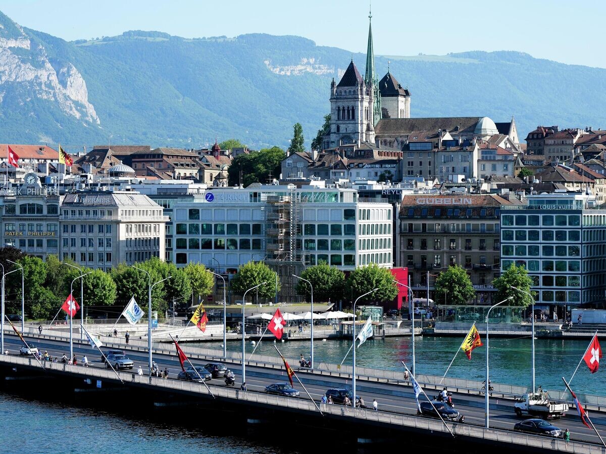    Вид на собор Сен-Пьер в Женеве, Швейцария© AP Photo / Markus Schreiber