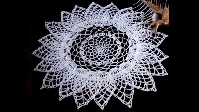 5 салфеток для вязания крючком с объёмными и рельефными элементами (схемы прилагаю)