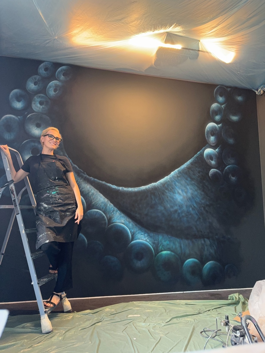 Роспись стены, осьминог