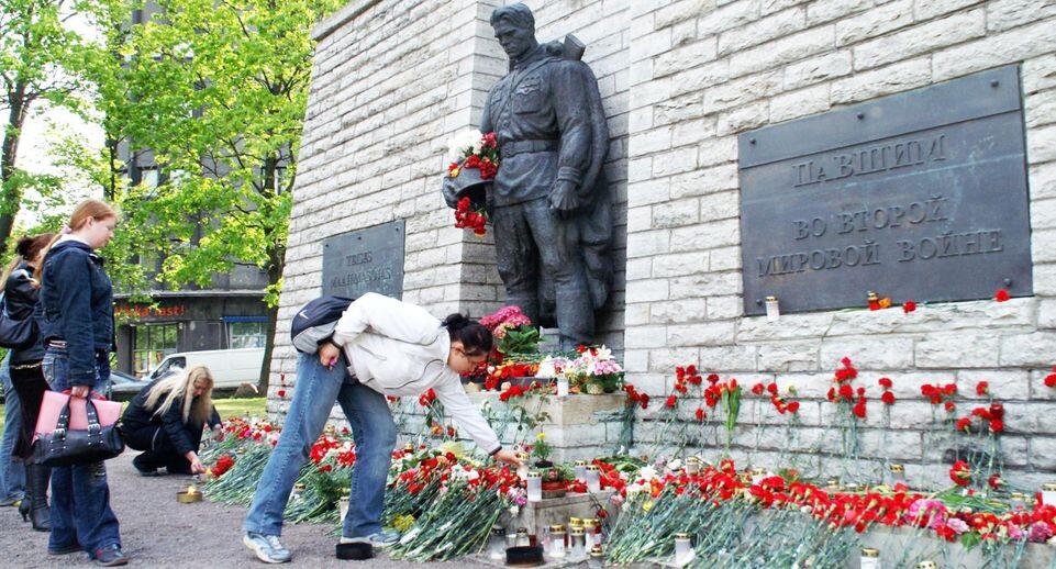    Памятник советским солдатам, погибшим при освобождении Прибалтики от немецких захватчиков во время Второй мировой войны. Sergei Stepanov / Global Look Press