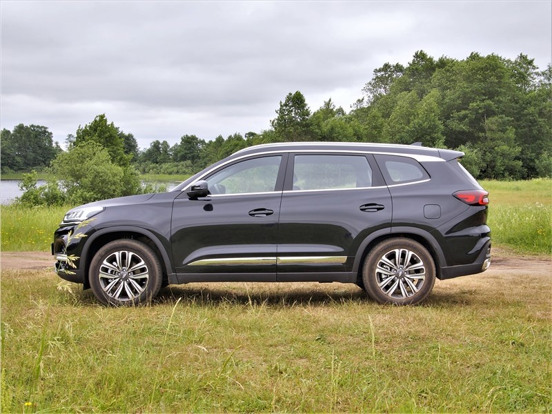 Почему-то мне этот профиль напоминает кроссовер AUDI. Вот только не могу вспомнить модель