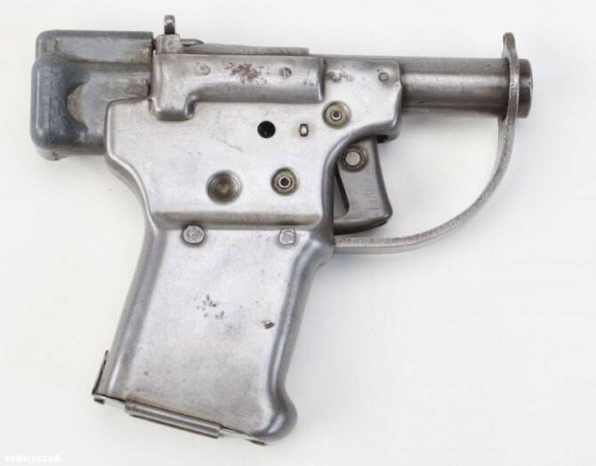 FP-45 Liberator был создан в США во время 2-ой мировой войны, как простой и дешёвый однозарядный пистолет с гладким стволом.-2