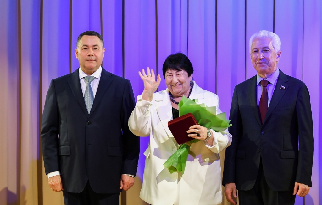 Лучшие медицинские работники Тверской области награждены в канун своего праздника