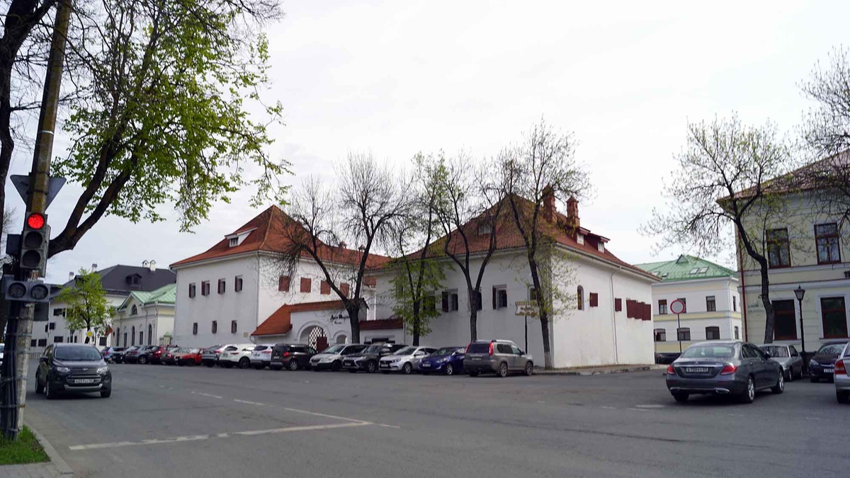 Жилые палаты появились на этом месте в 17 веке. Листайте галерею, чтобы увидеть ещё фото