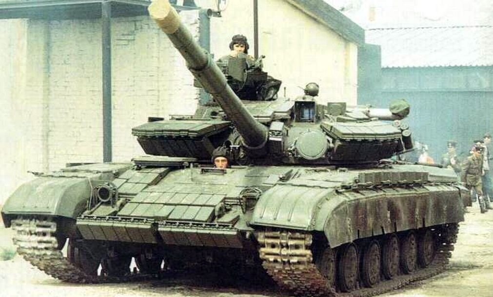  Советский Союз в годы своего существования сделал огромное количество танков.-2