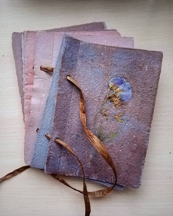 Бумага ручного литья. Источник: https://ru.pinterest.com/pin/681028774932613487/
