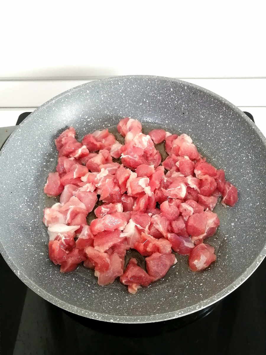 Жарим мясо
