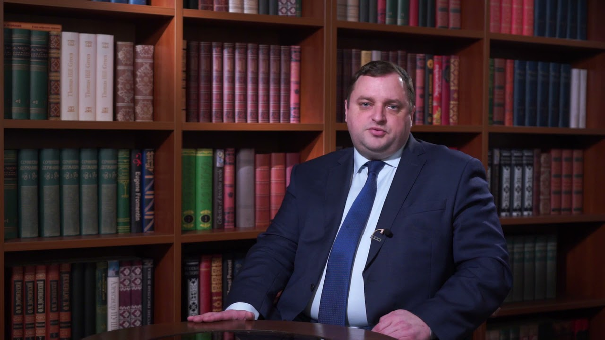 замминистра просвещения РФ Денис Грибов