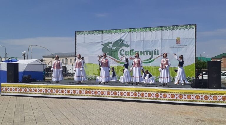    В Соль-Илецке проходит праздник татарской культуры «Сабантуй» Марина Шарт