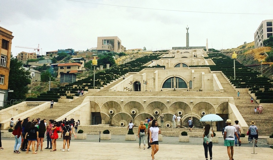 Ереван — город, в котором находится поразительный музей под открытым небом